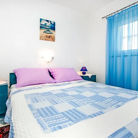 Dubravka アパート *