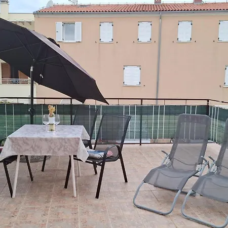 Dubravka アパート ロヴィニ